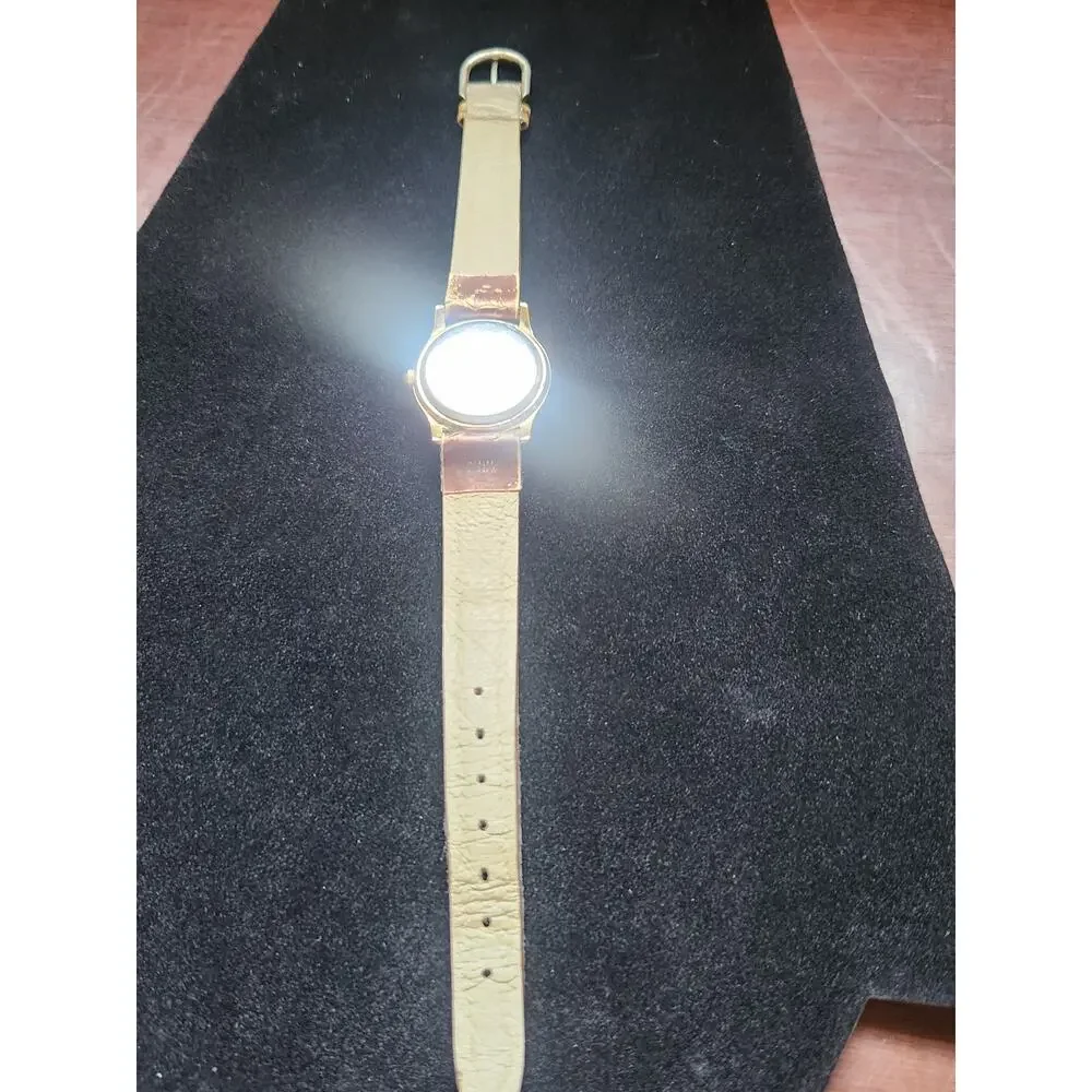 Guess Gold Tone Watch Gold Monogram Leather Band Women's working W/new battery
